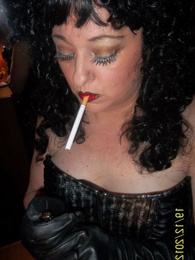 SHIRLEY SMOKING SPUNK SEX