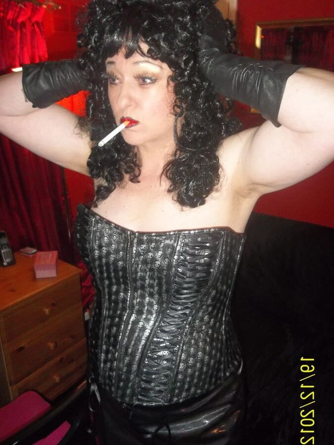 SHIRLEY SMOKING SPUNK SEX