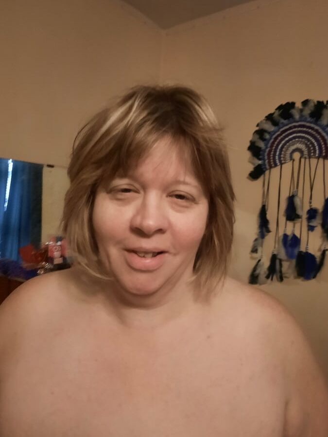 BBW Wife Sunday Morning Nudes