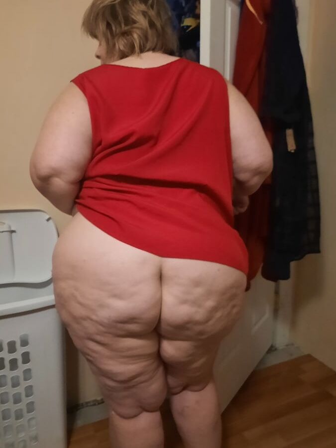 BBW Wife Sunday Morning Nudes