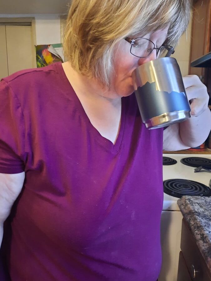 BBW Wife Sunday Morning Nudes