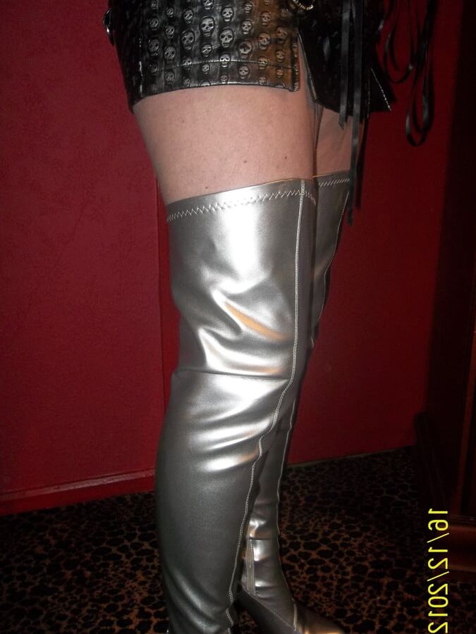 GREY SILVER WHORE