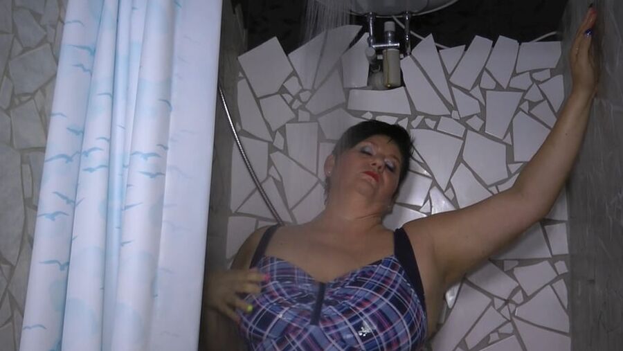 Annadevot - In SWIMSUIT under the SHOWER