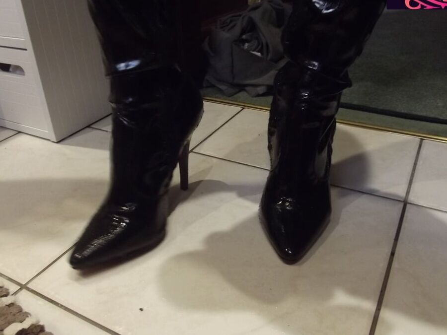 MISTRESS SMOKE PT 23 HAPPY BIRTHDAY SLAVE
