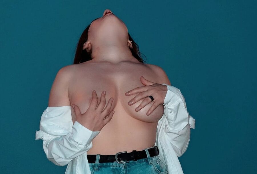 What a slut Naomi