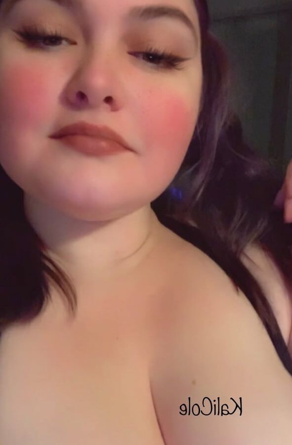 KaliCole Snapchat filter photos