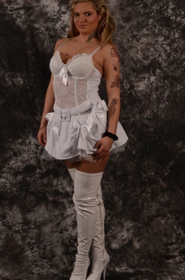 Photoshoot with Arabella May in different wedding dresses