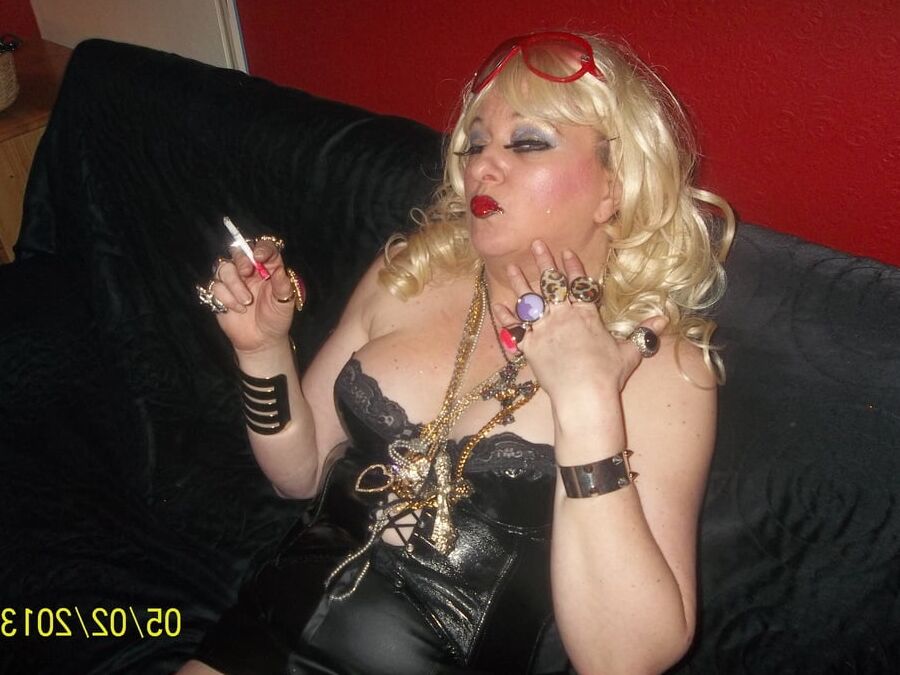 BLING WHORE