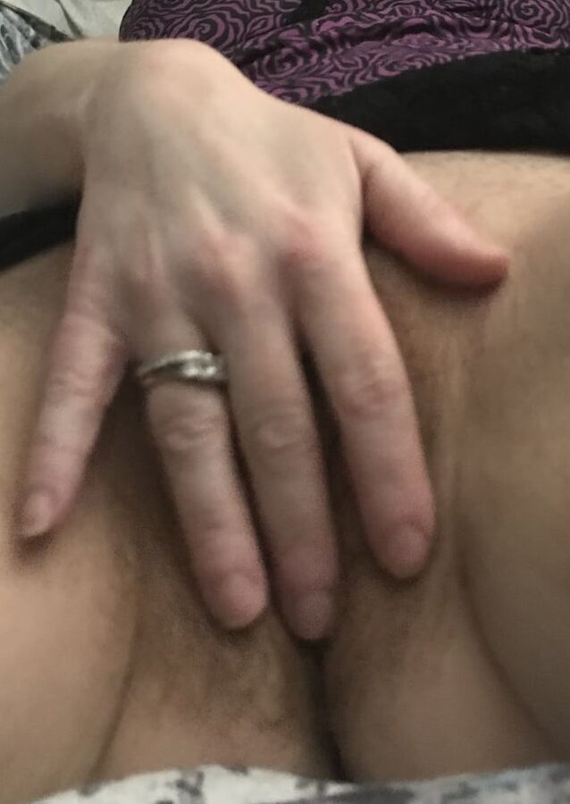 Fingering My Hairy Pussy Close Up American Milf 25