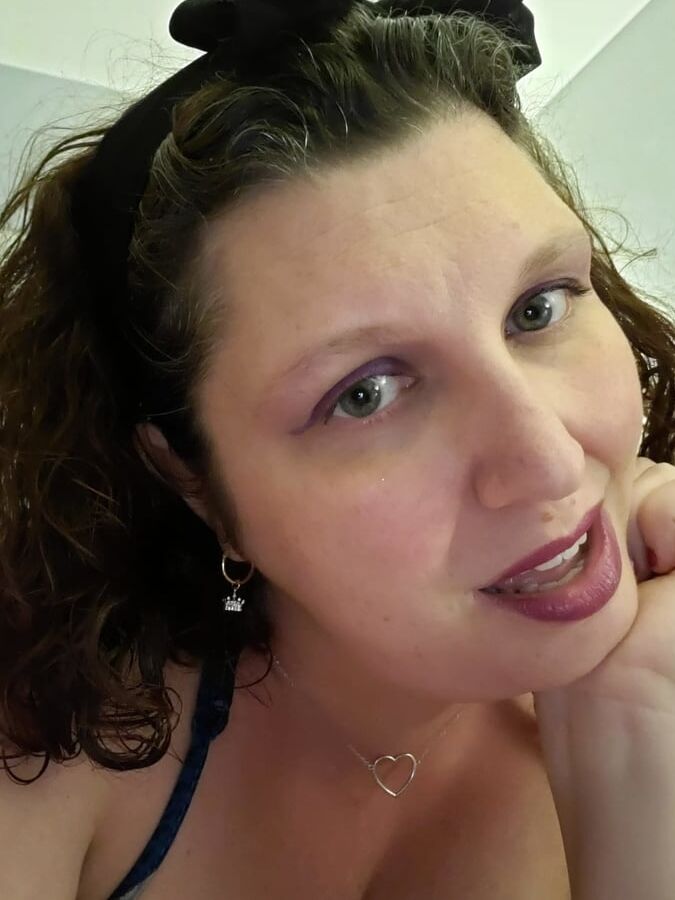 Waiting up - Daddy's girl all prettied up and waiting