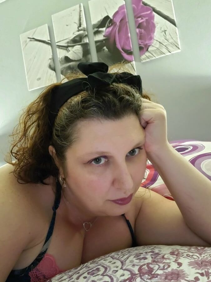 Waiting up - Daddy's girl all prettied up and waiting
