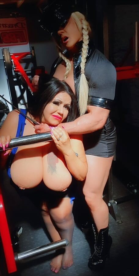 Nasty nympho mommy Mia