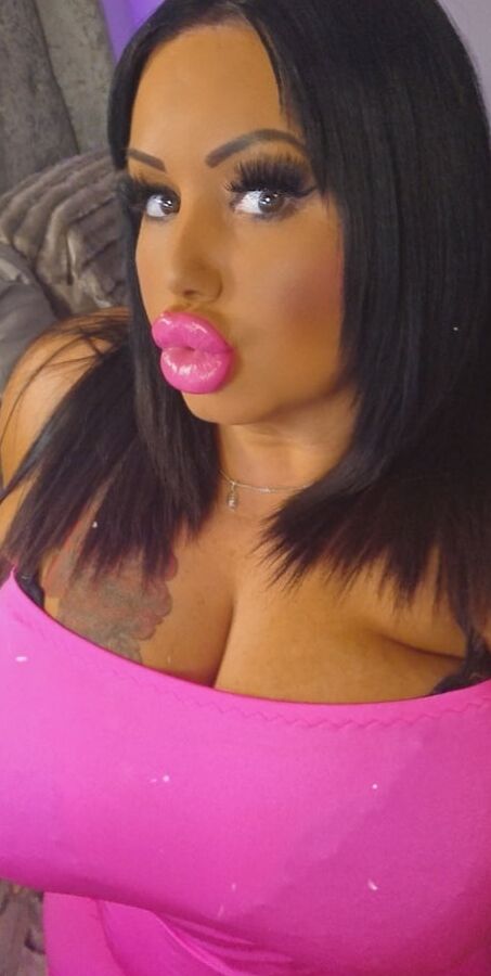 Nasty nympho mommy Mia