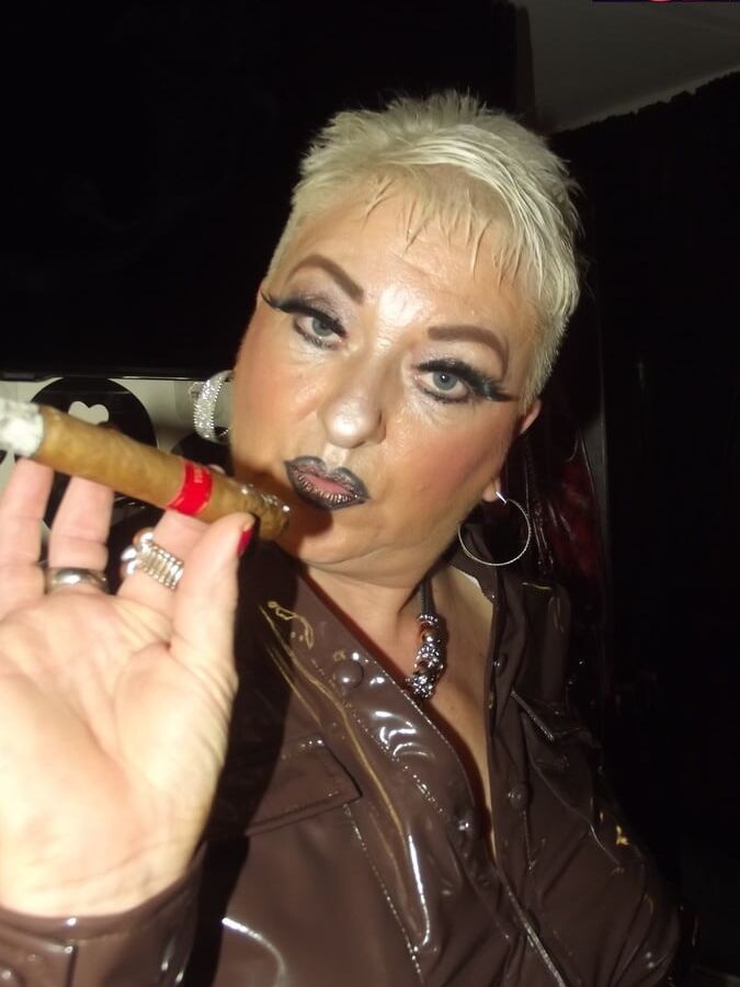 WHORE WHO LOVES SMOKING SEX