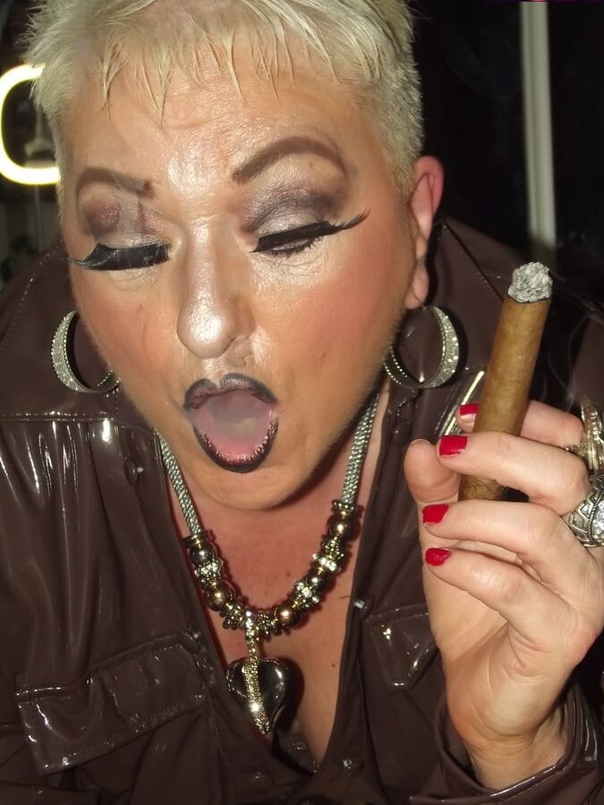 WHORE WHO LOVES SMOKING SEX