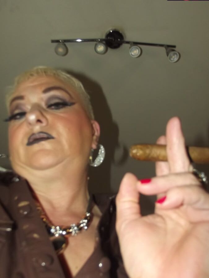 WHORE WHO LOVES SMOKING SEX