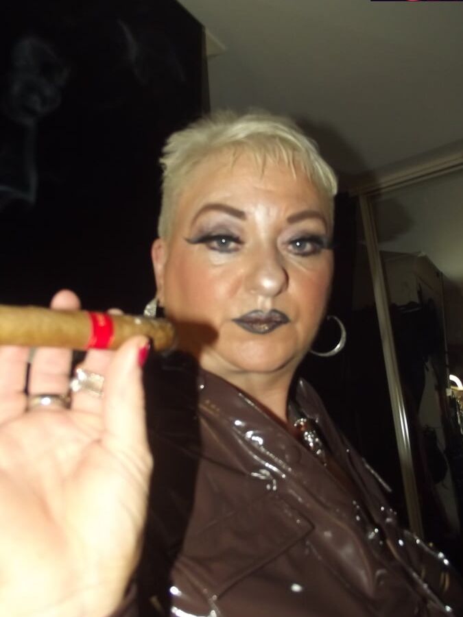 WHORE WHO LOVES SMOKING SEX