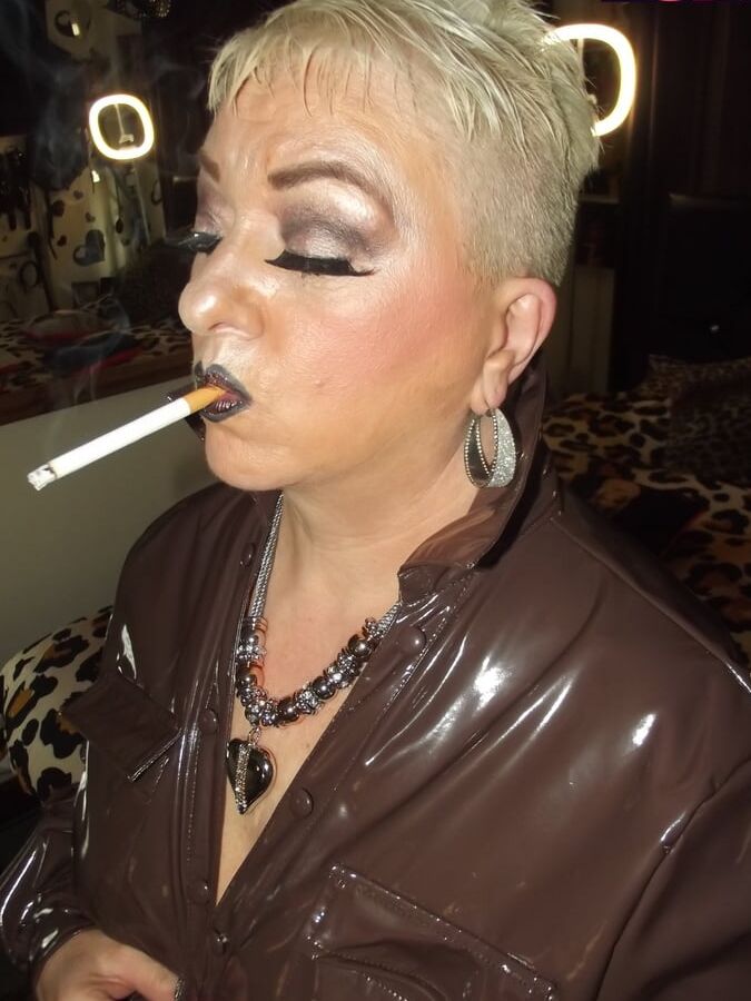 WHORE WHO LOVES SMOKING SEX
