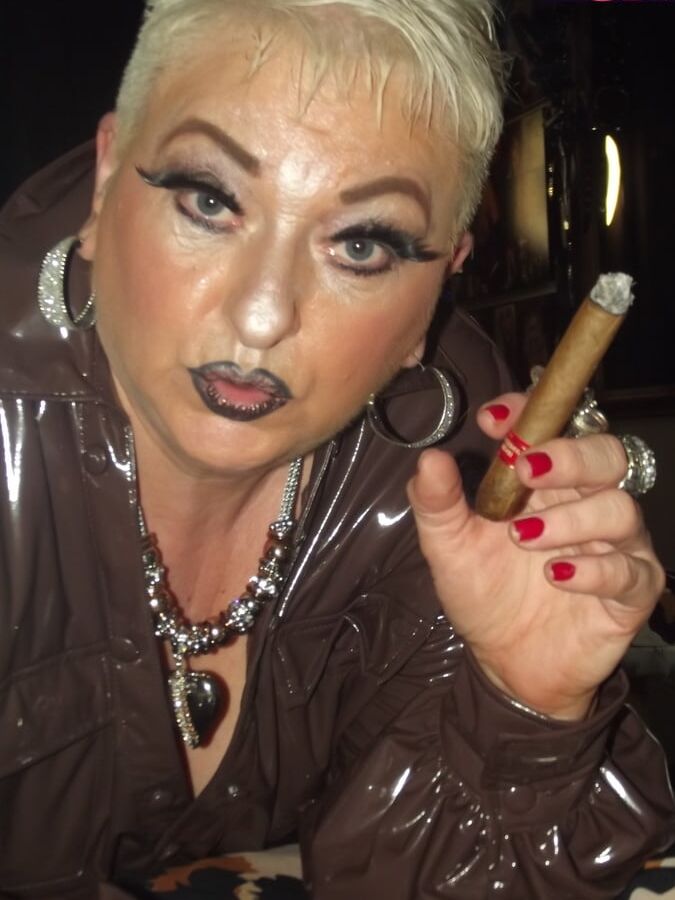WHORE WHO LOVES SMOKING SEX