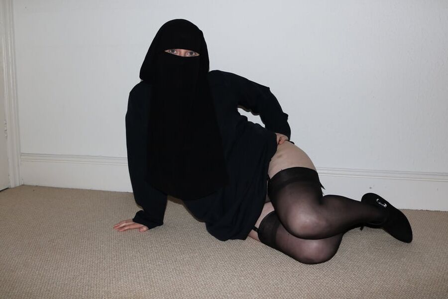 Burqa Niqab Stockings and Suspenders