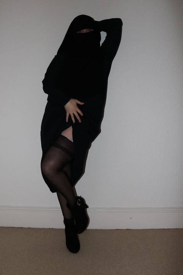 Burqa Niqab Stockings and Suspenders