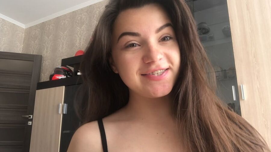 Hot Masturbation In The Morning with Horny Teen (18+) Babe