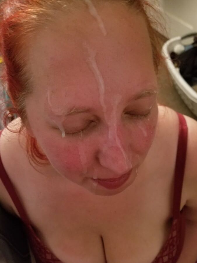 Girlfriend sucking cock
