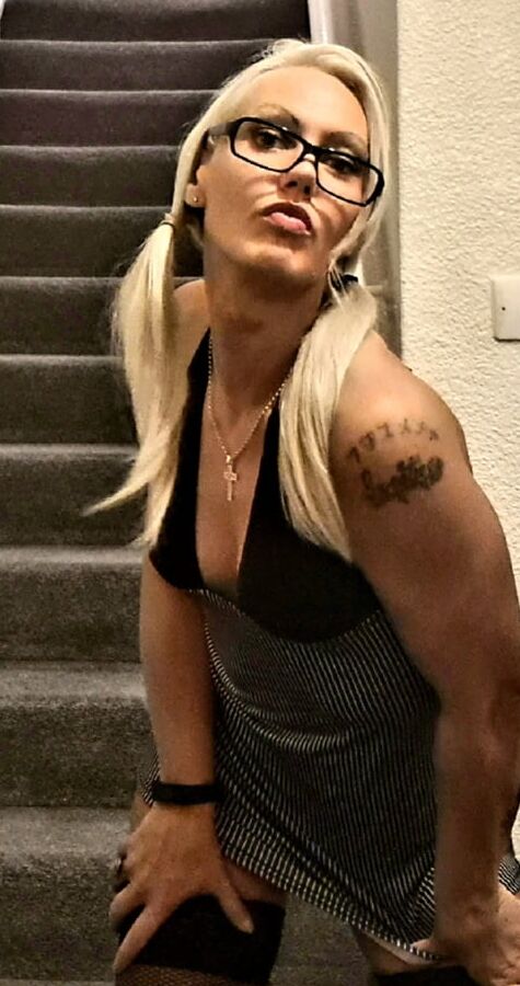 Sexy blonde in secretary outfits, officially out of hour vie