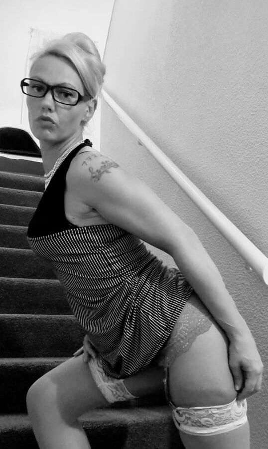 Sexy blonde in secretary outfits, officially out of hour vie