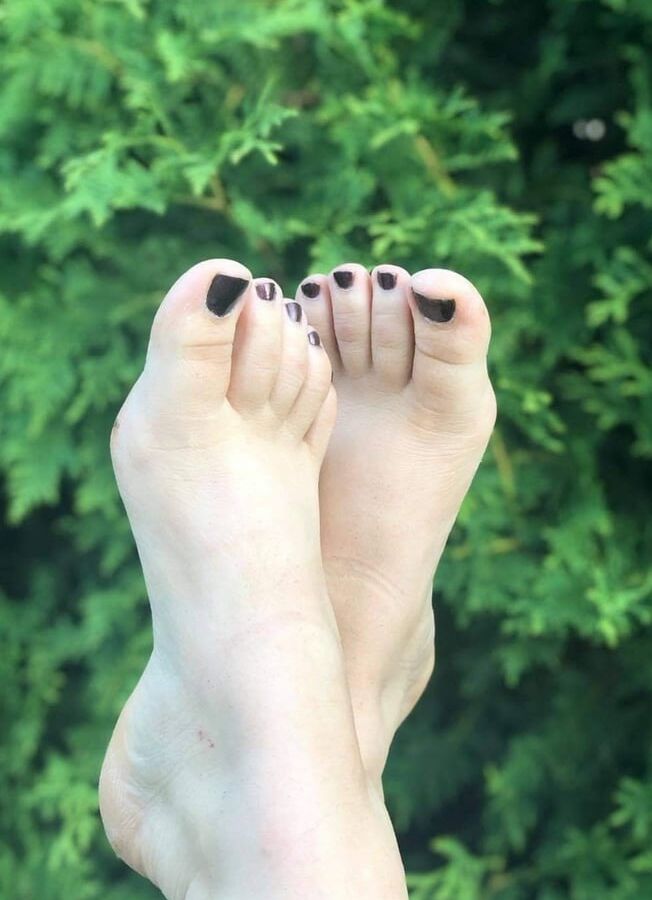 Little toes