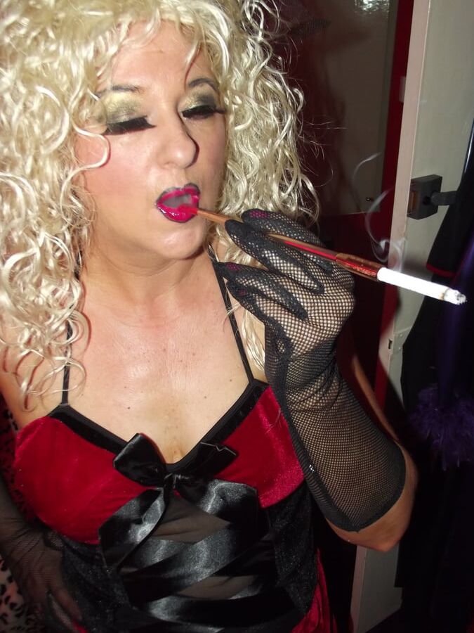 BURLESQUE SHIRLEY