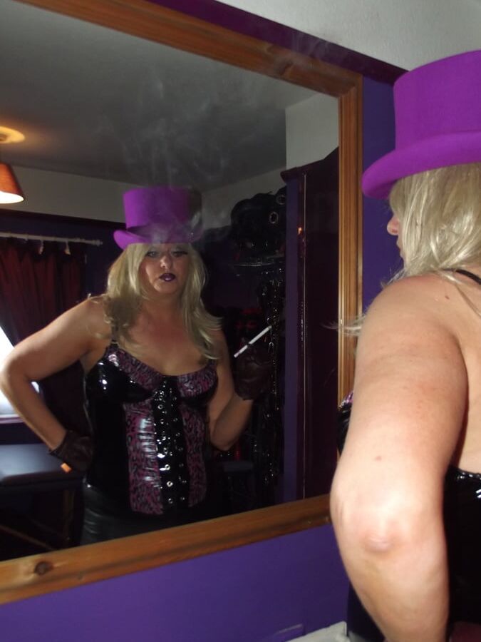 TOP HAT