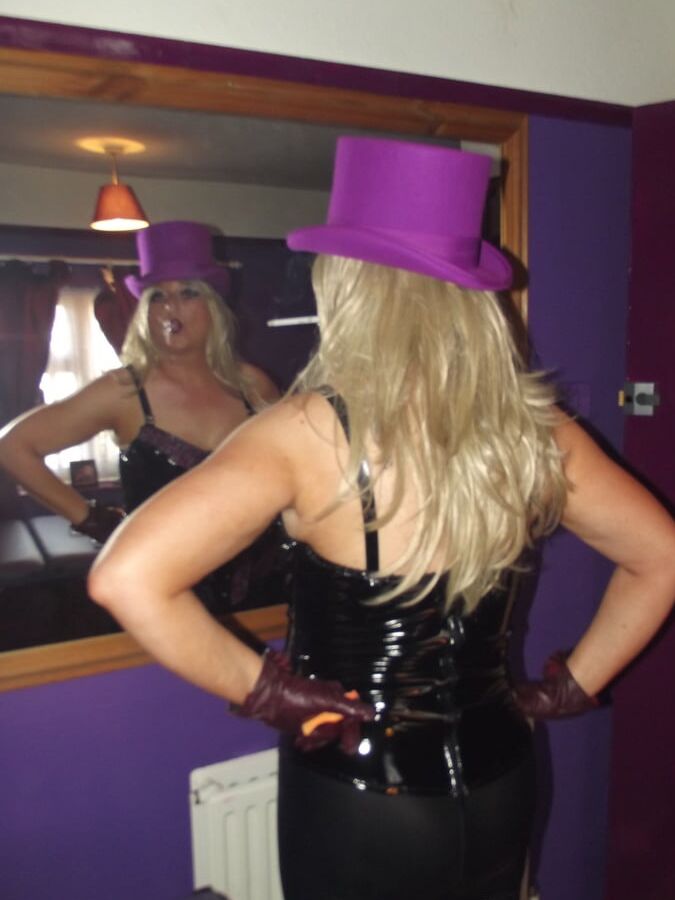 TOP HAT