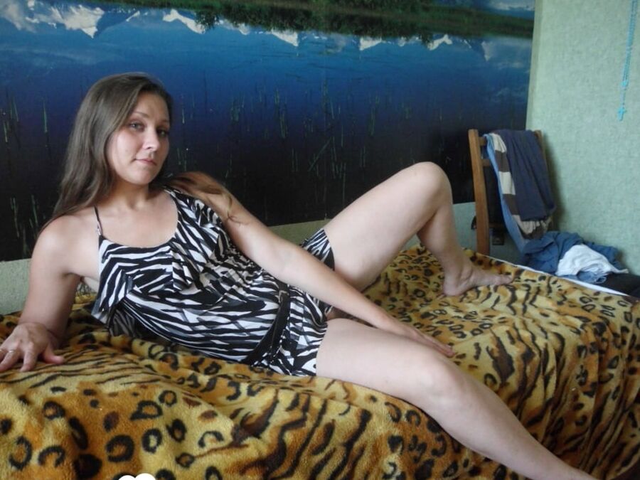 Honey showing off her bod in her bedroom
