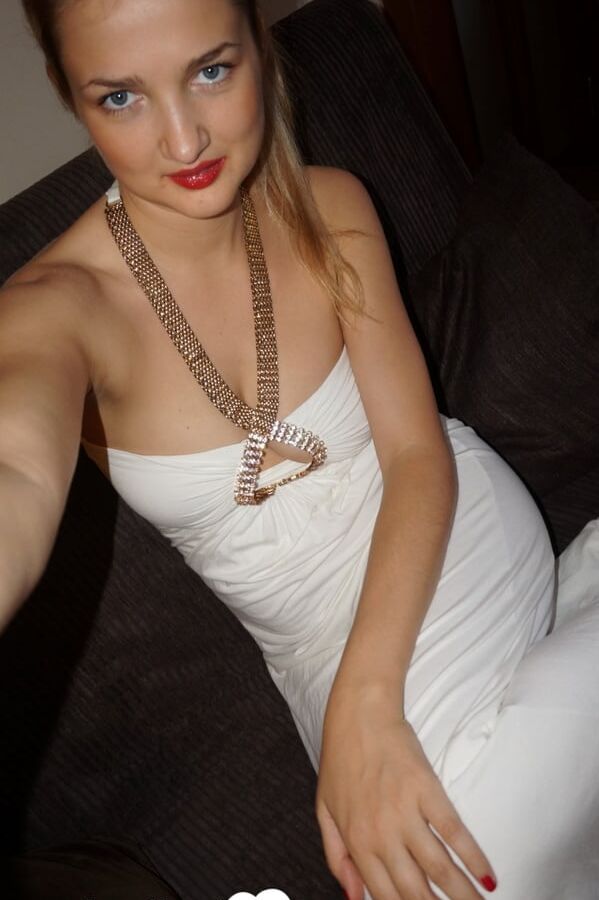 Stunning babe exposes her perfect titties on cam