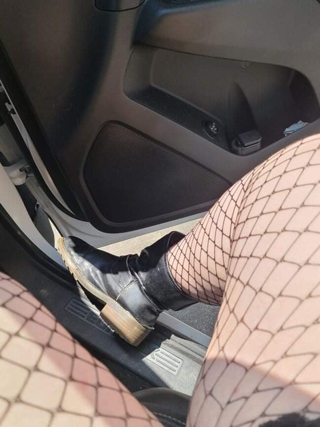 Feet in the car