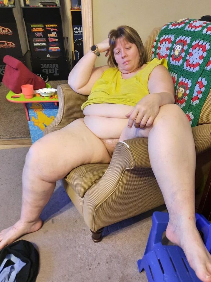 BBW Wife Relaxing With A Drink