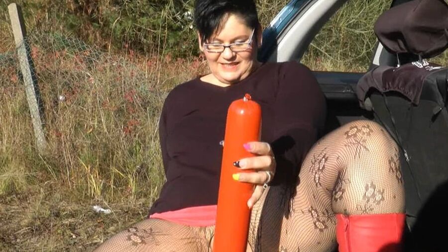 Annadevot - SAUSAGE is horny