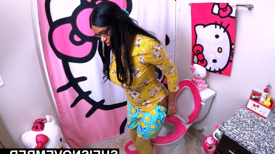 Watching My Step Daughter On Toilet Pissing With Legs Open
