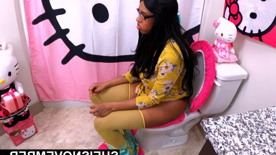 Watching My Step Daughter On Toilet Pissing With Legs Open
