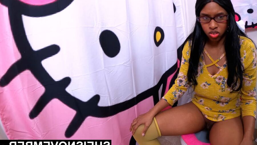 Watching My Step Daughter On Toilet Pissing With Legs Open