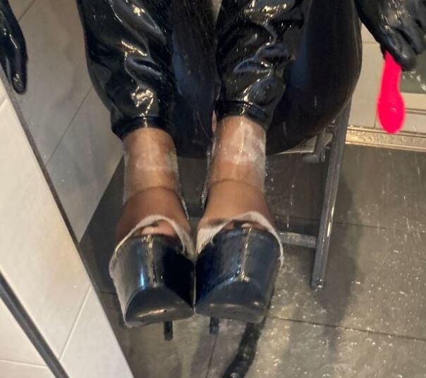 Leggings, Boots and Masturbation in Shower