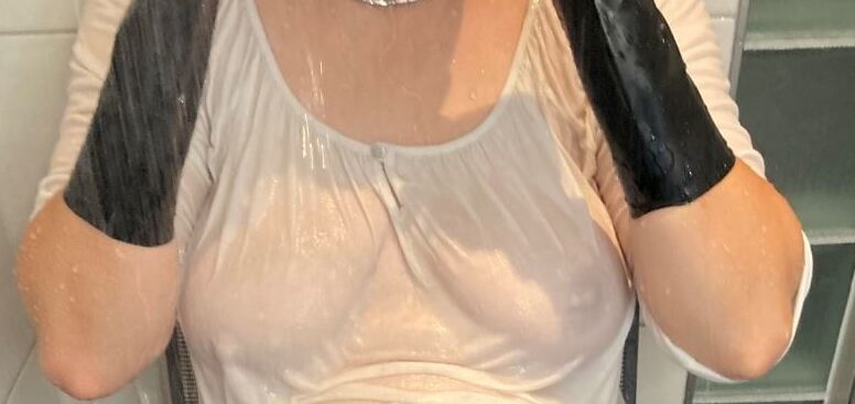 Leggings, Boots and Masturbation in Shower
