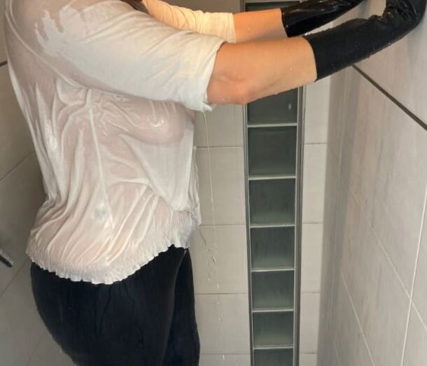 Leggings, Boots and Masturbation in Shower