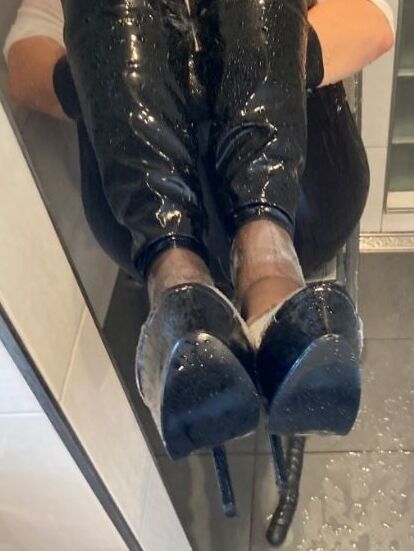 Leggings, Boots and Masturbation in Shower