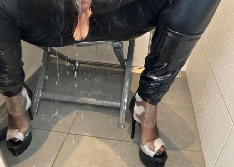 Leggings, Boots and Masturbation in Shower