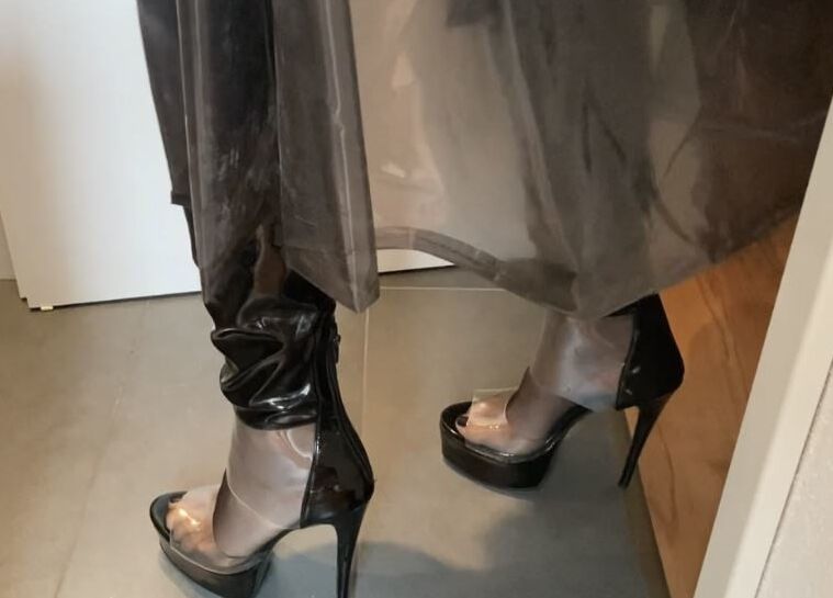 Leggings, Boots and Masturbation in Shower