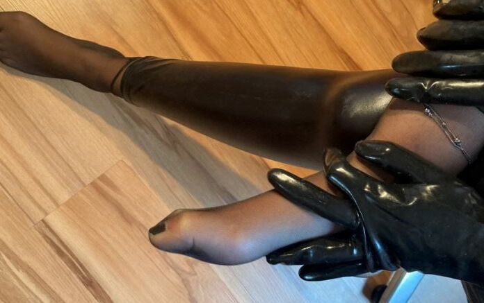 Leggings and Nylon Feet