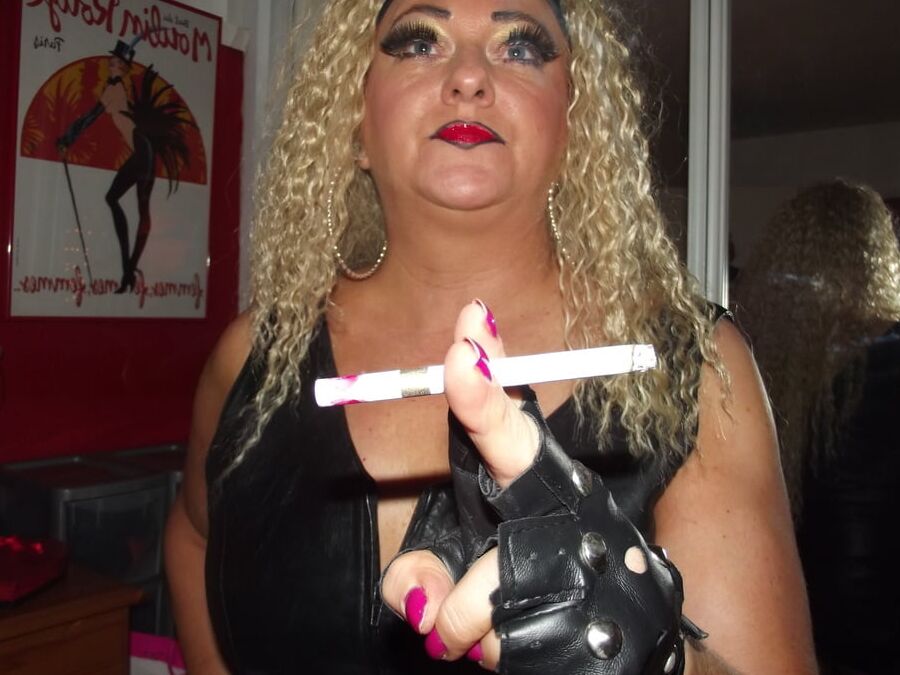 ALL LEATHER WHORE