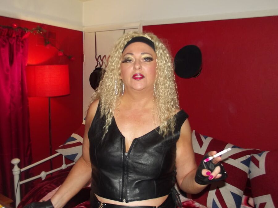 ALL LEATHER WHORE
